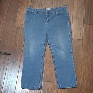 Chico's Fabulously Slimming Jeans size 3 SHORT (16)